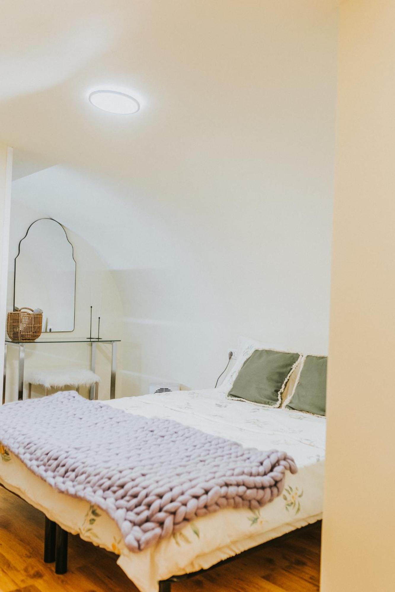 Locart -Cozy Downtown Apartment, Near Black Church With Free Wi-Fi Μπρασόβ Εξωτερικό φωτογραφία