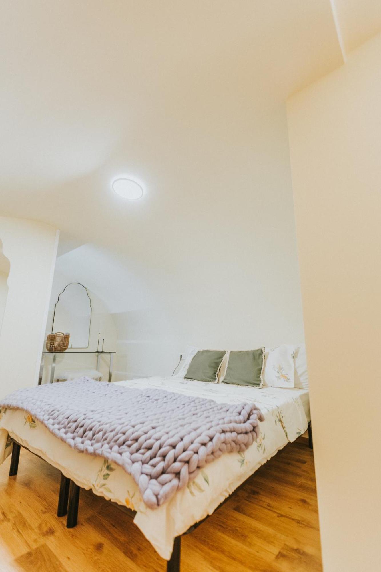 Locart -Cozy Downtown Apartment, Near Black Church With Free Wi-Fi Μπρασόβ Εξωτερικό φωτογραφία